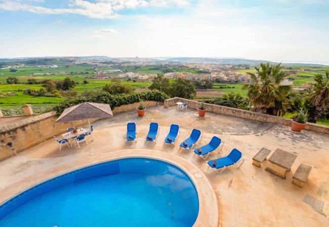 Villa en Ta' Kerċem - Gharilma V – Santa Lucija Holiday Home 