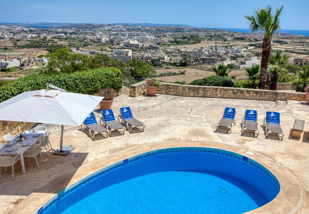 Villa en Ta' Kerċem - Gharilma V – Santa Lucija Holiday Home