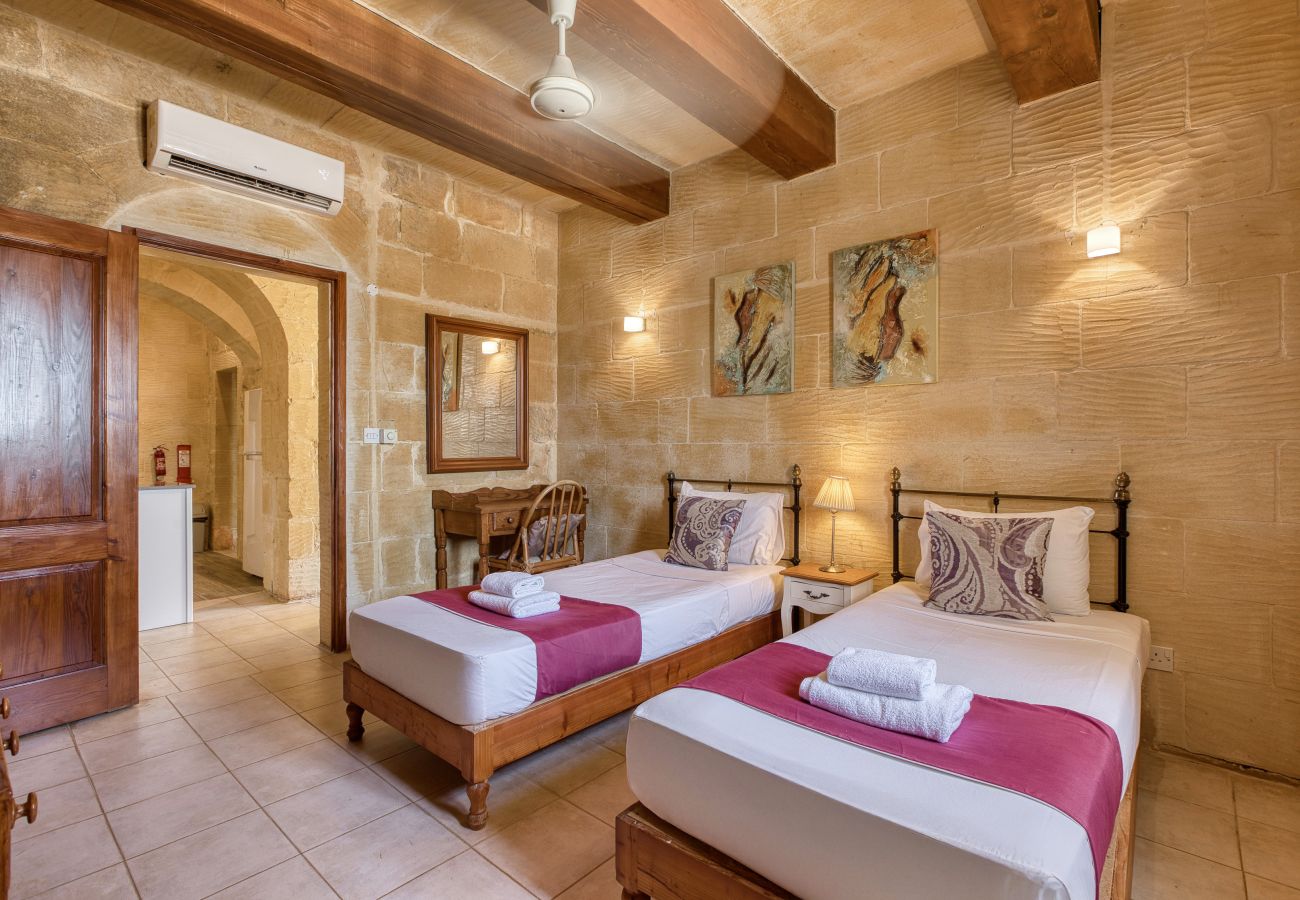 Villa en Ta' Kerċem - Gharilma V – Santa Lucija Holiday Home