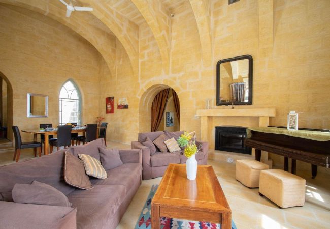 Villa a Ta' Kerċem - Gharilma IV – Santa Lucija Holiday Home	