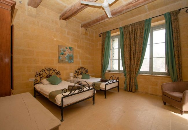 Villa a Ta' Kerċem - Gharilma IV – Santa Lucija Holiday Home	