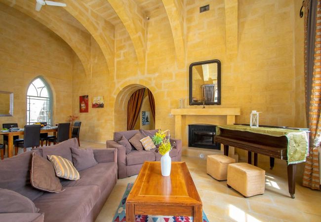 Villa a Ta' Kerċem - Gharilma IV – Santa Lucija Holiday Home	