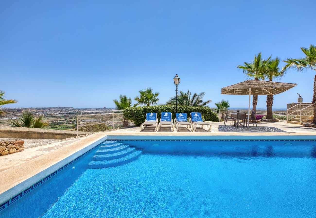 Villa a Ta' Kerċem - Gharilma IV – Santa Lucija Holiday Home	