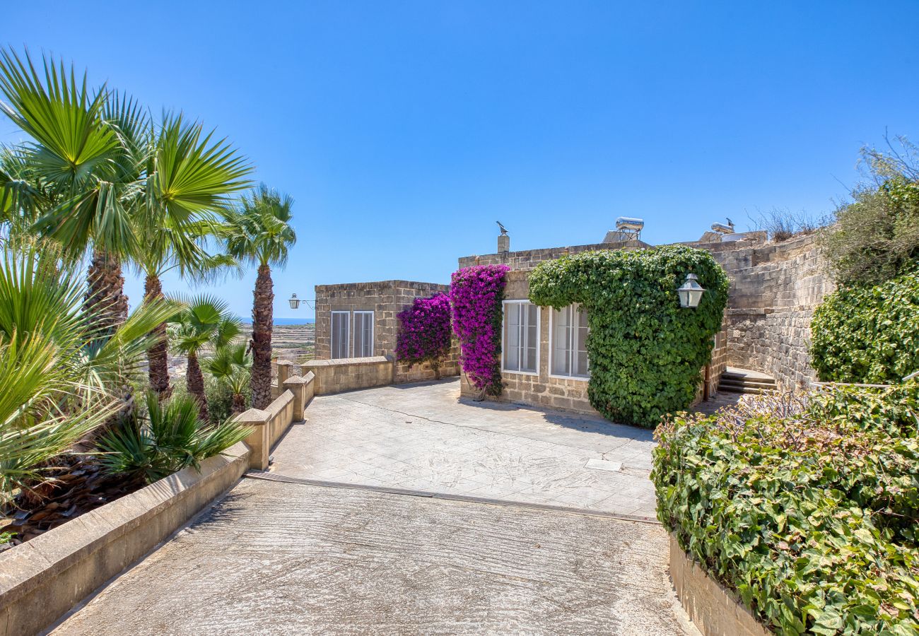 Villa a Ta' Kerċem - Gharilma IV – Santa Lucija Holiday Home	