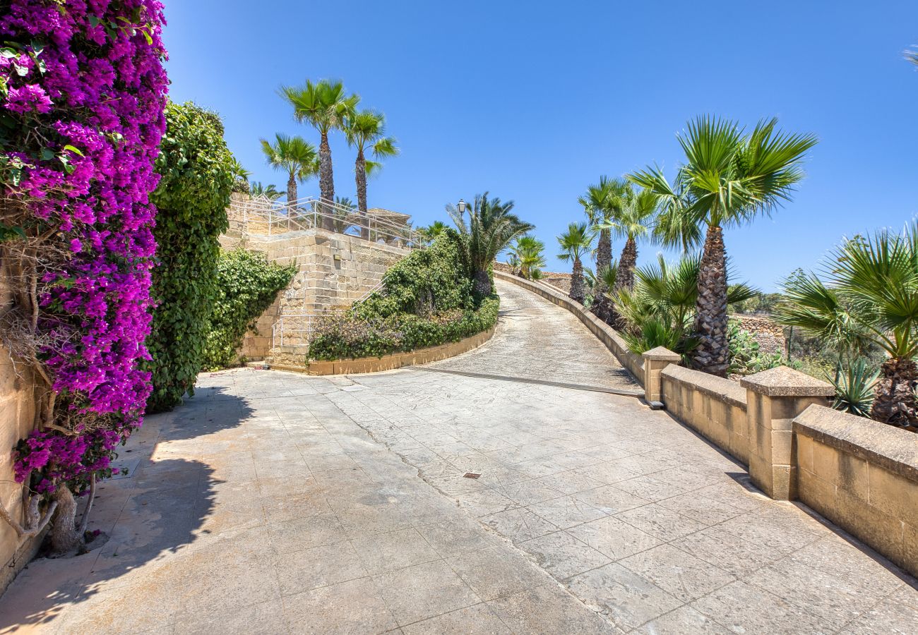 Villa a Ta' Kerċem - Gharilma IV – Santa Lucija Holiday Home	