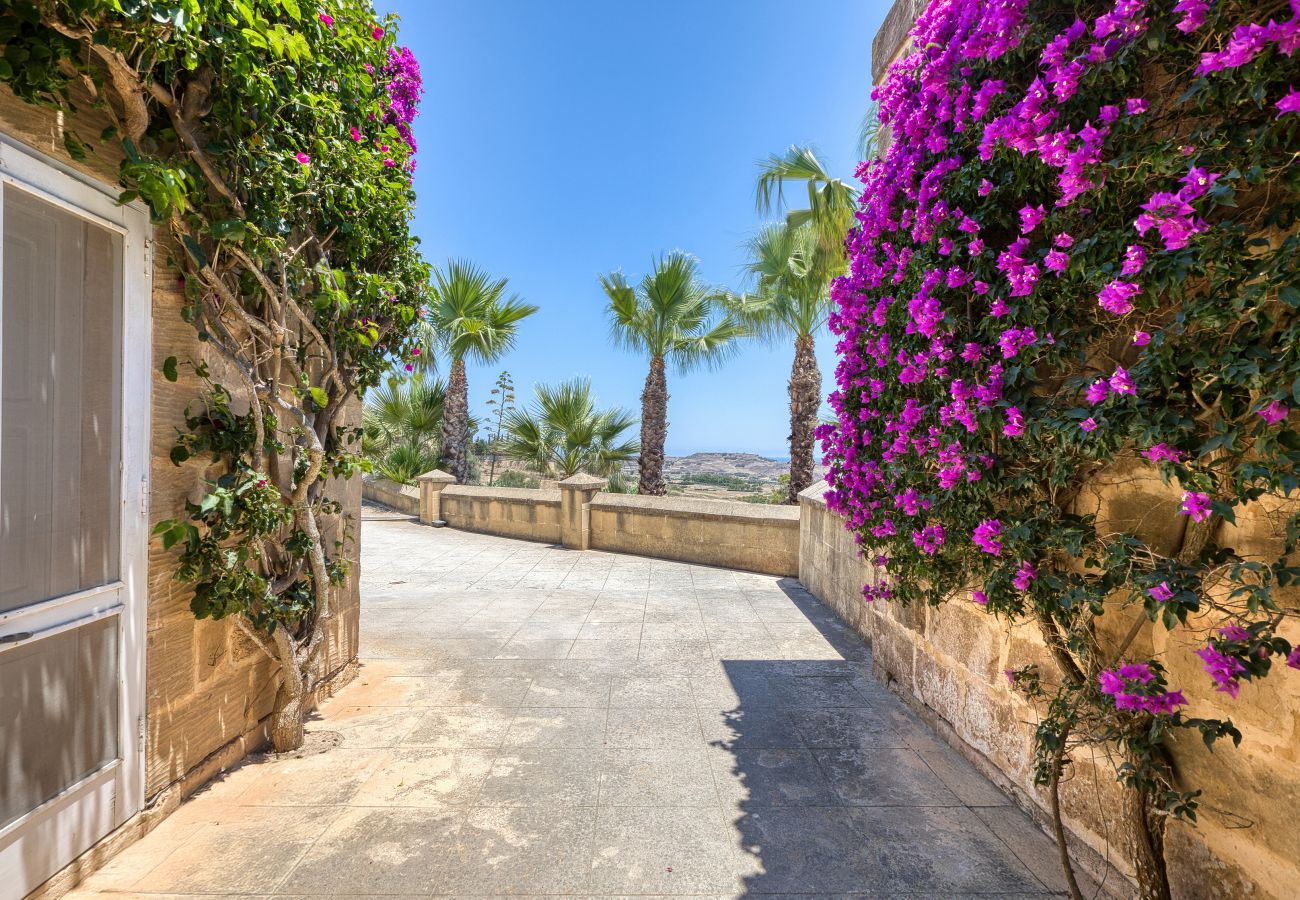 Villa a Ta' Kerċem - Gharilma IV – Santa Lucija Holiday Home	