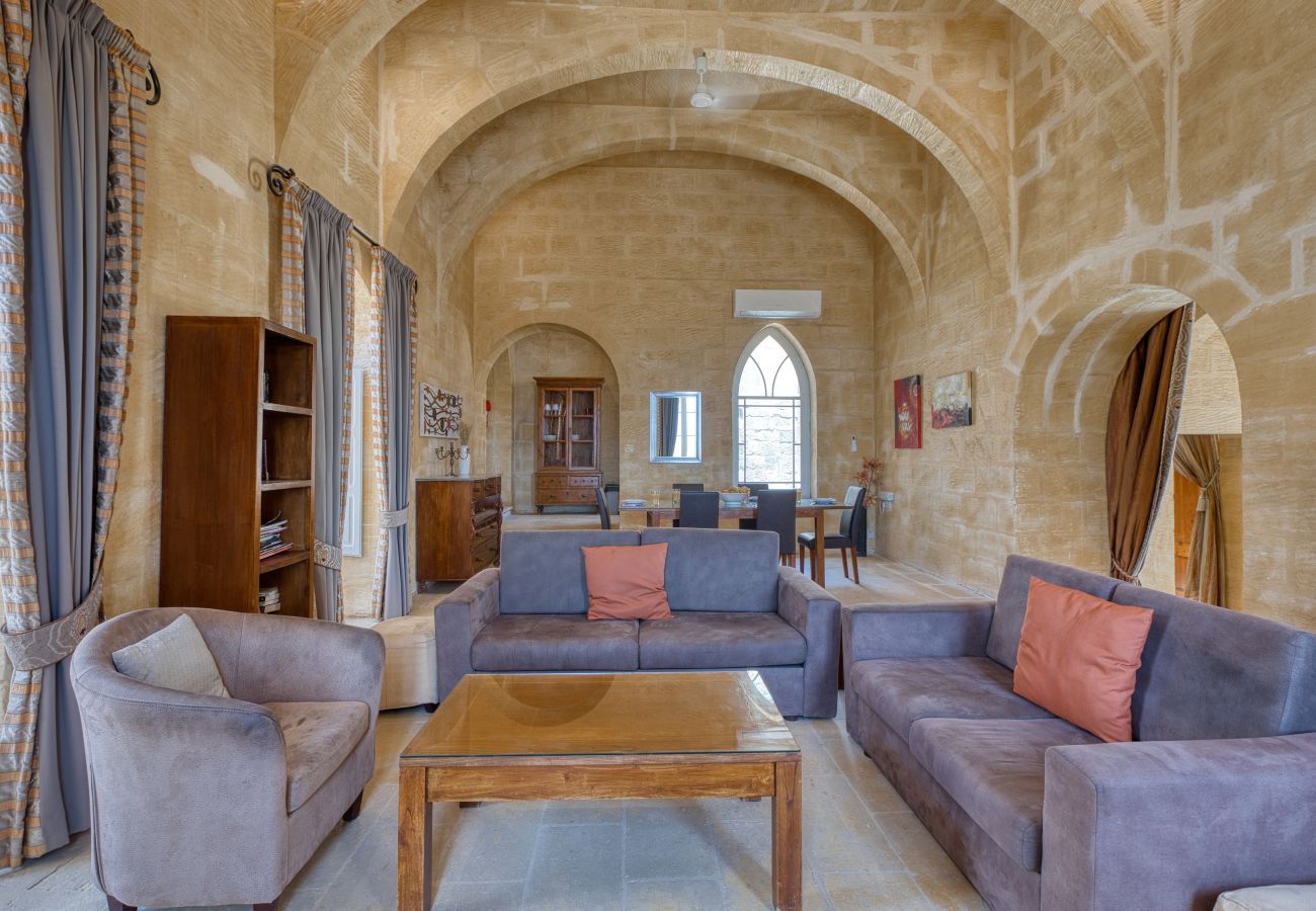 Villa a Ta' Kerċem - Gharilma IV – Santa Lucija Holiday Home	