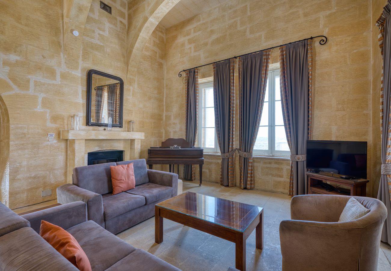 Villa a Ta' Kerċem - Gharilma IV – Santa Lucija Holiday Home	