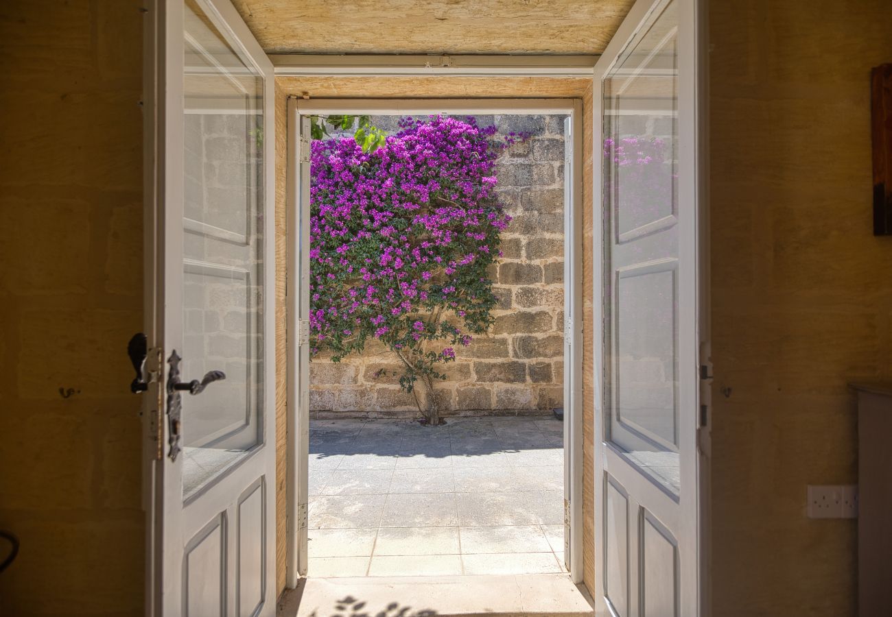 Villa a Ta' Kerċem - Gharilma IV – Santa Lucija Holiday Home	