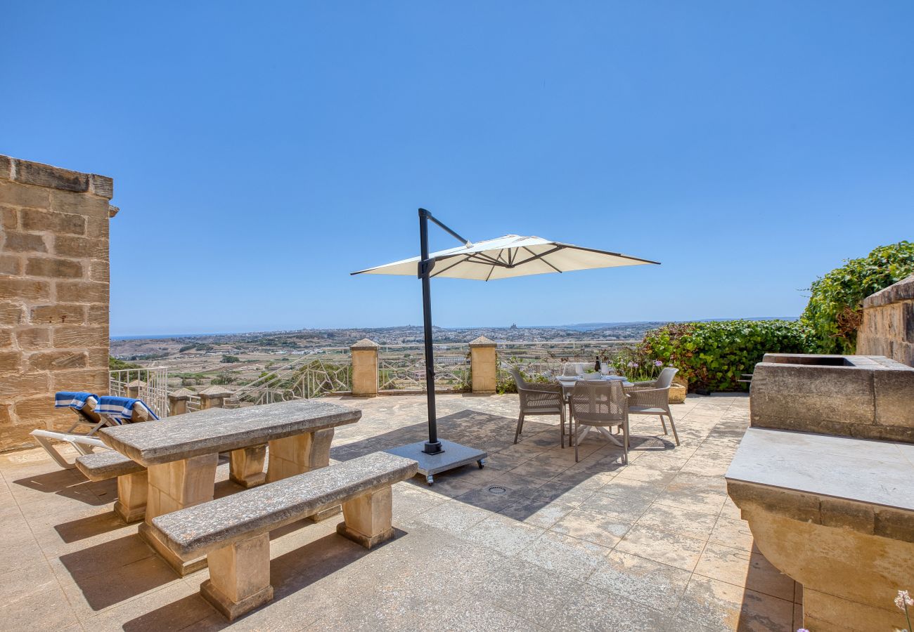 Villa a Ta' Kerċem - Gharilma IV – Santa Lucija Holiday Home	