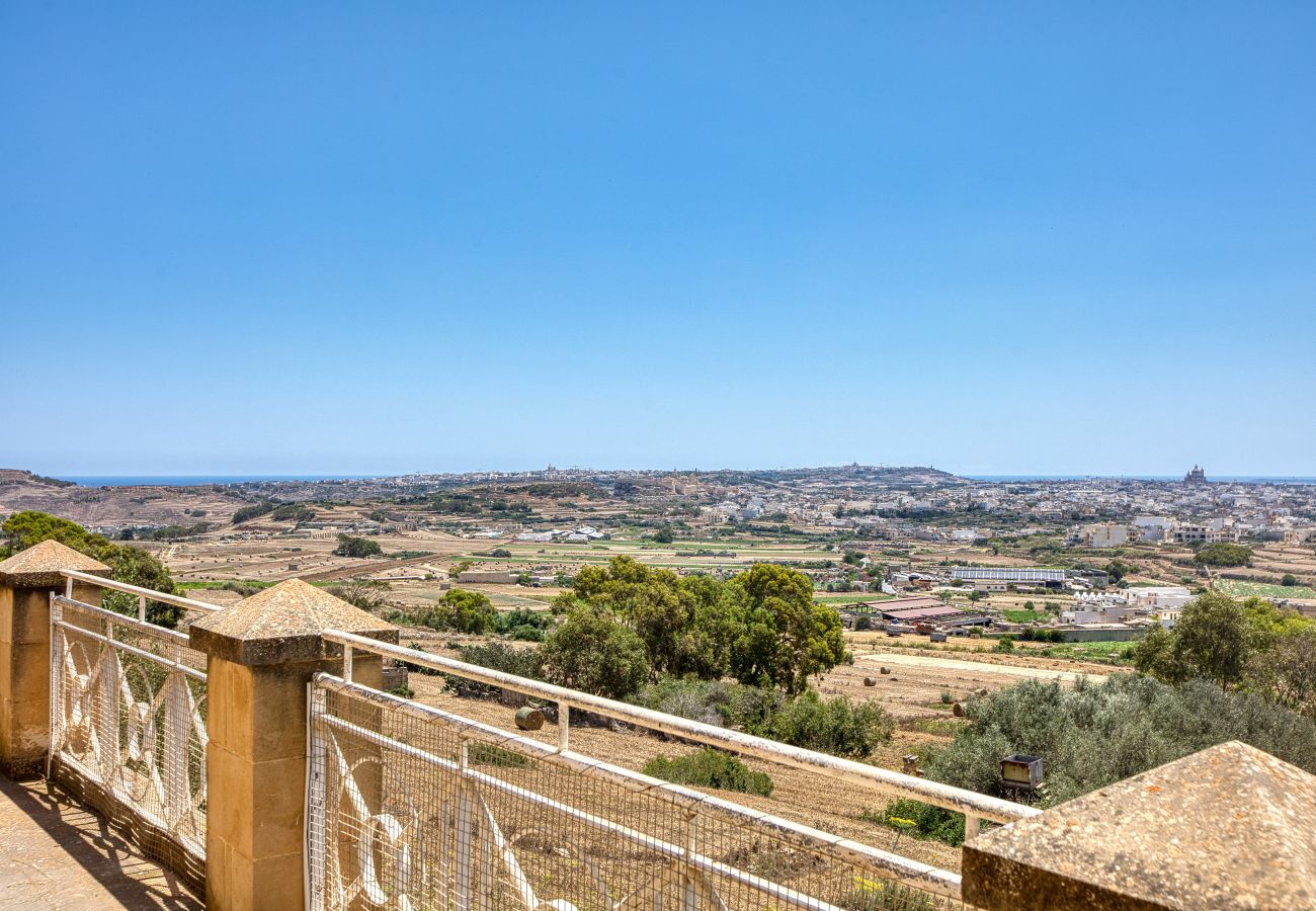 Villa a Ta' Kerċem - Gharilma IV – Santa Lucija Holiday Home	