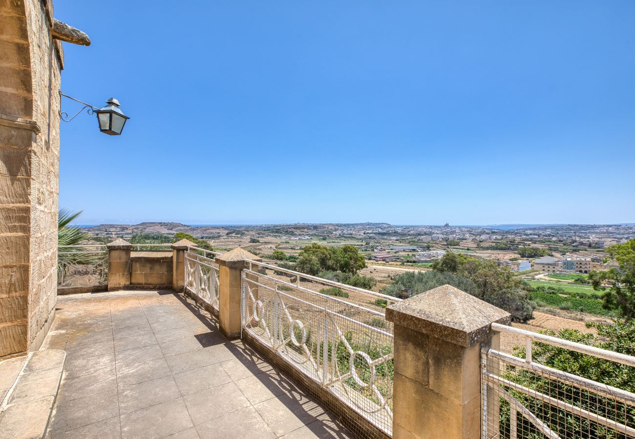 Villa a Ta' Kerċem - Gharilma IV – Santa Lucija Holiday Home	
