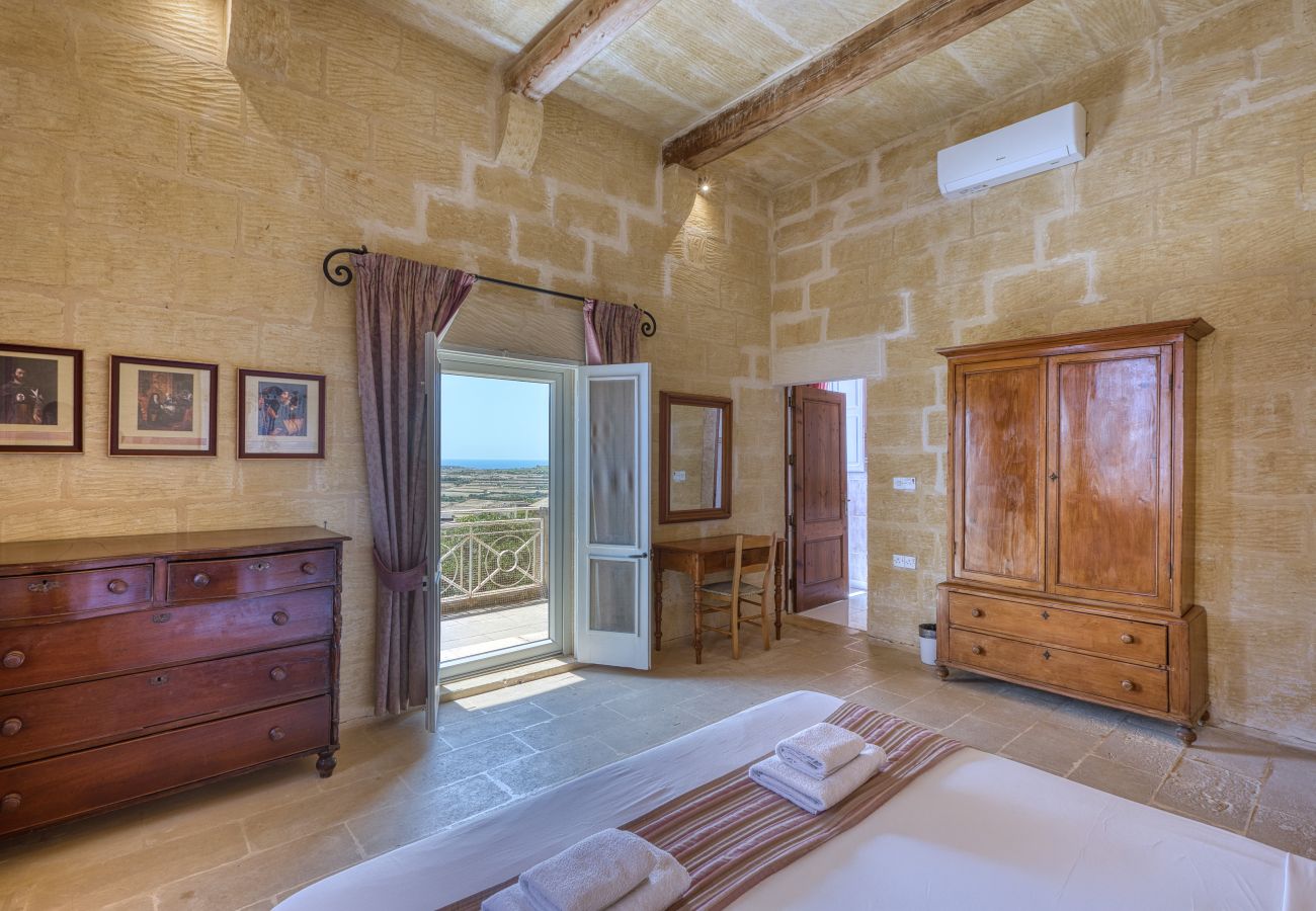 Villa a Ta' Kerċem - Gharilma IV – Santa Lucija Holiday Home	