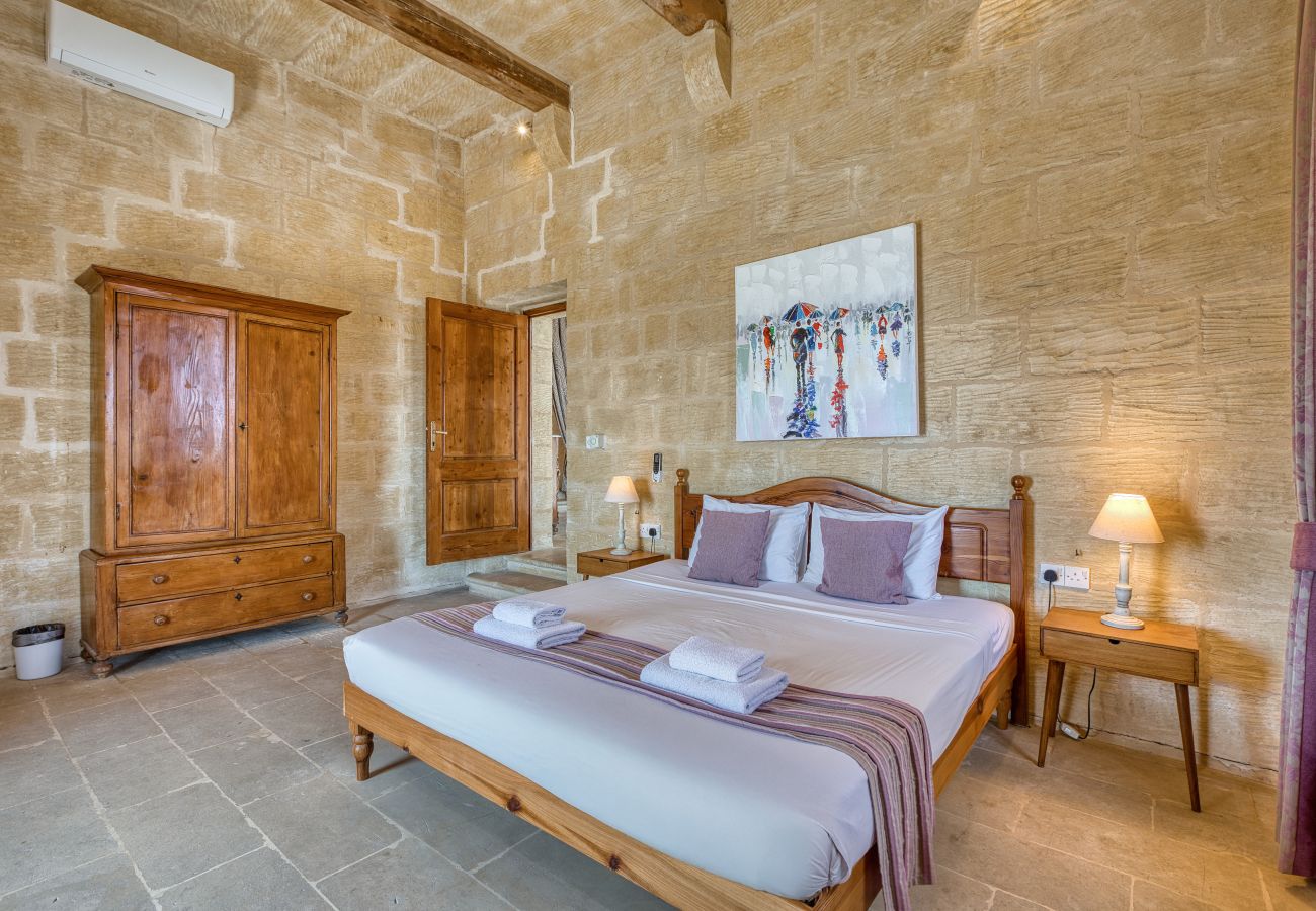 Villa a Ta' Kerċem - Gharilma IV – Santa Lucija Holiday Home	