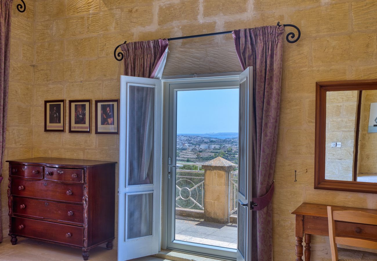 Villa a Ta' Kerċem - Gharilma IV – Santa Lucija Holiday Home	
