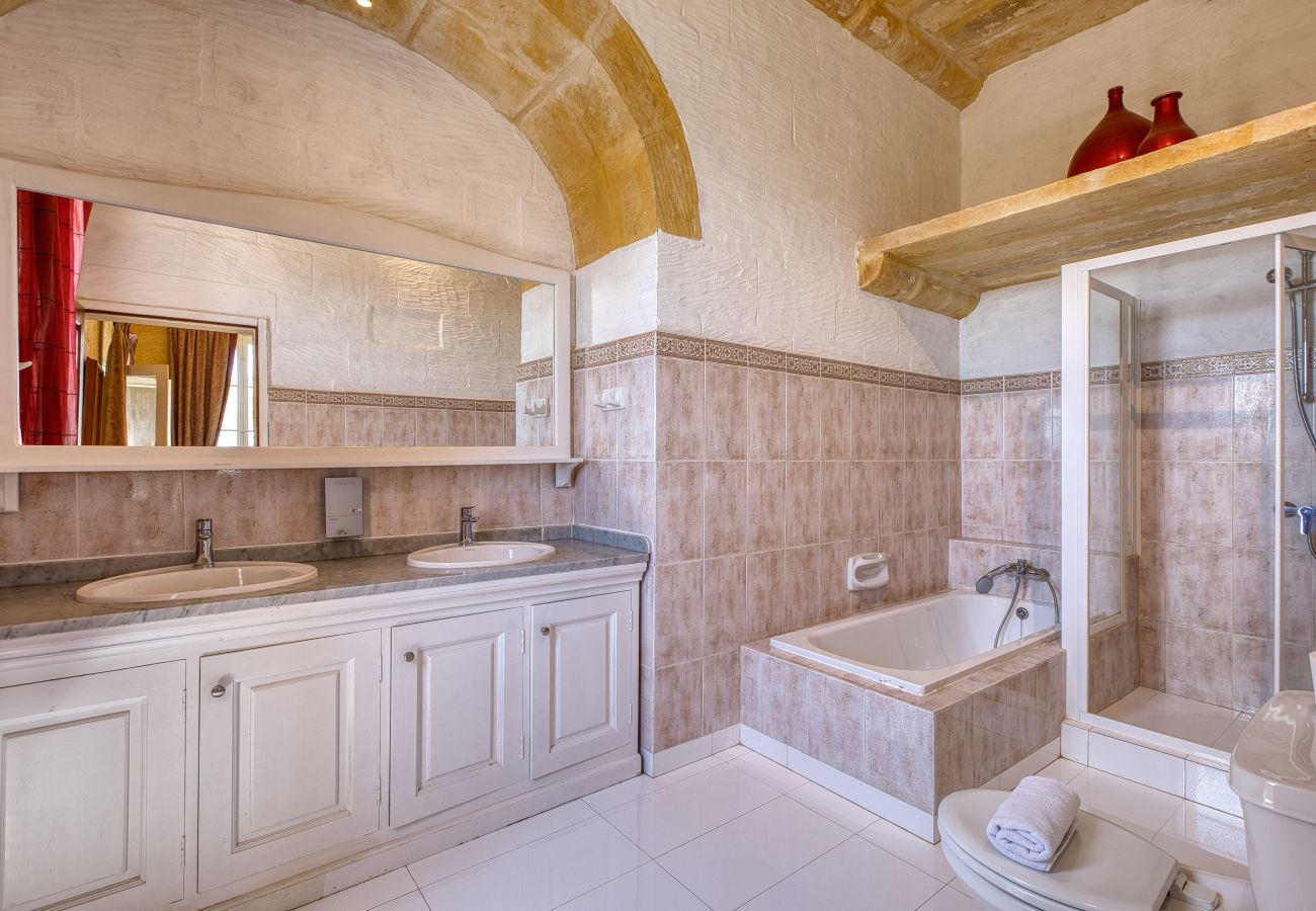 Villa a Ta' Kerċem - Gharilma IV – Santa Lucija Holiday Home	