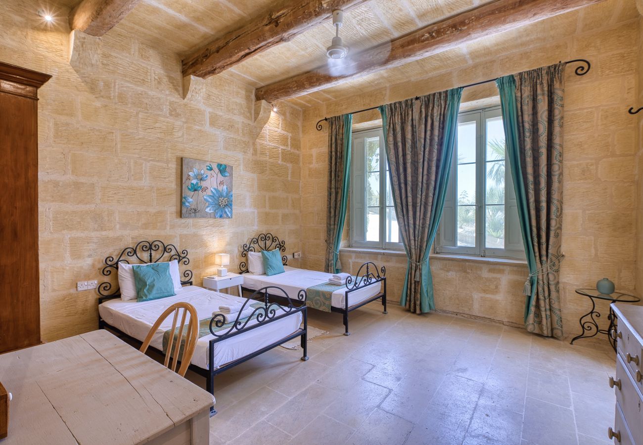 Villa a Ta' Kerċem - Gharilma IV – Santa Lucija Holiday Home	