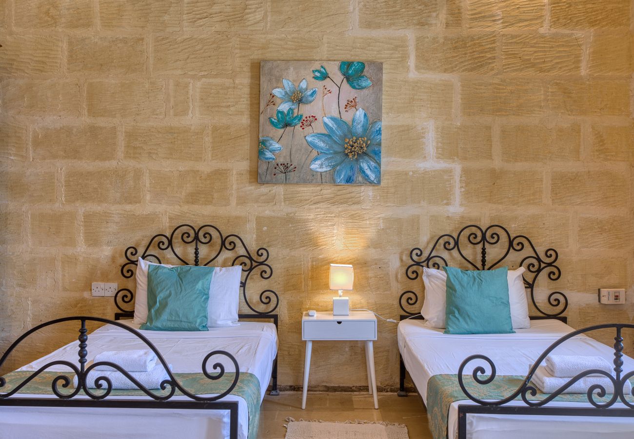 Villa a Ta' Kerċem - Gharilma IV – Santa Lucija Holiday Home	