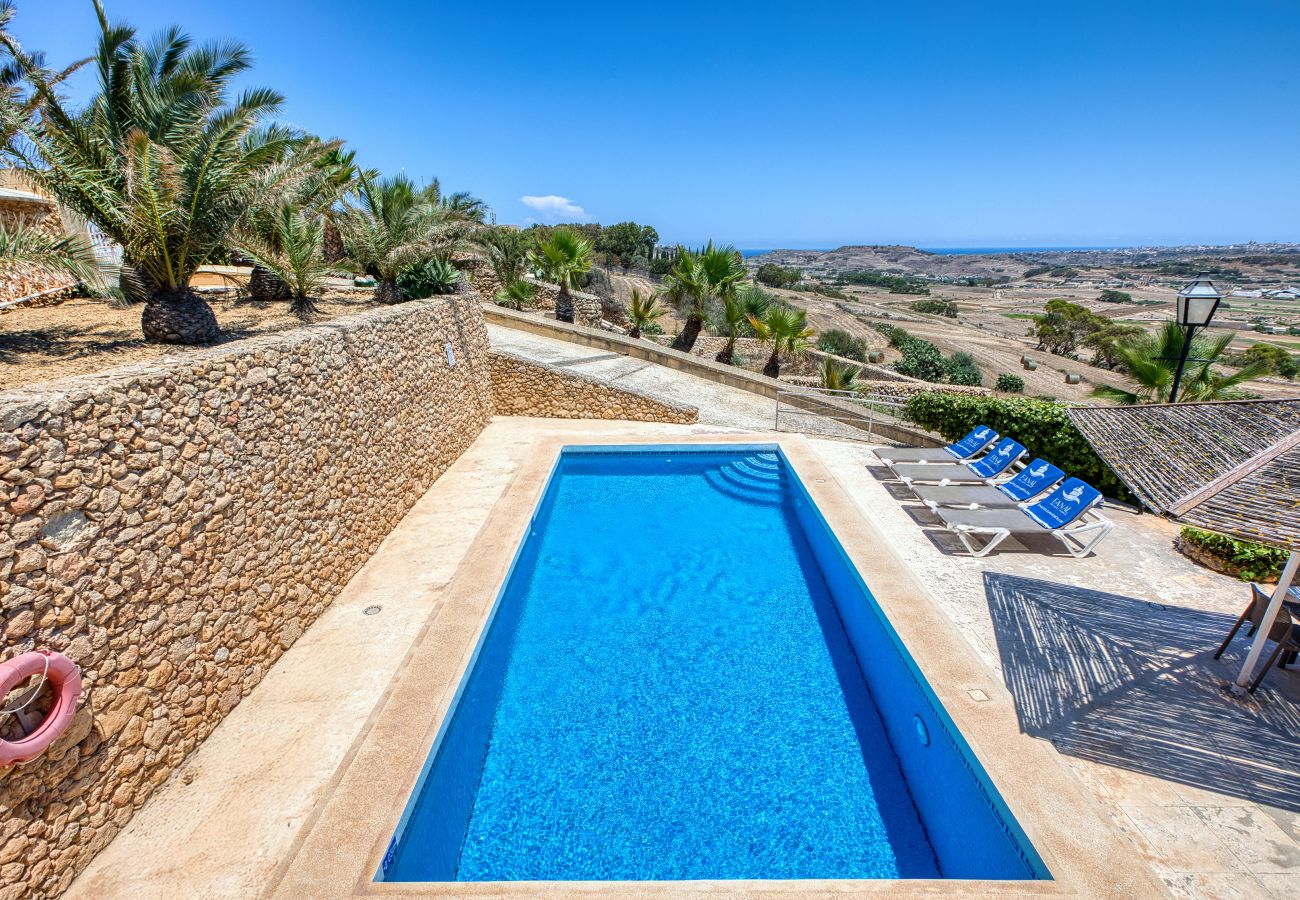 Villa a Ta' Kerċem - Gharilma IV – Santa Lucija Holiday Home	