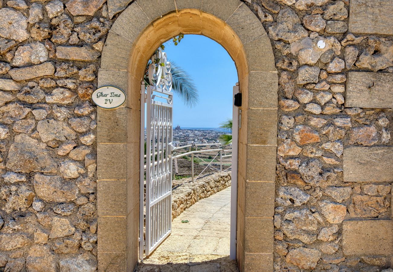Villa a Ta' Kerċem - Gharilma IV – Santa Lucija Holiday Home	