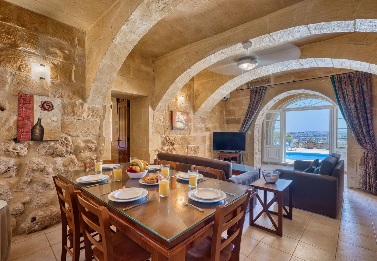Villa a Ta' Kerċem - Gharilma V – Santa Lucija Holiday Home