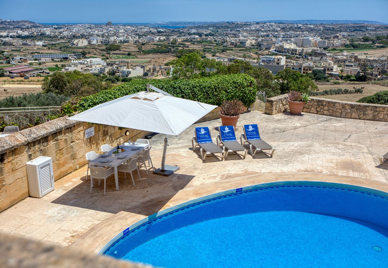Villa a Ta' Kerċem - Gharilma V – Santa Lucija Holiday Home