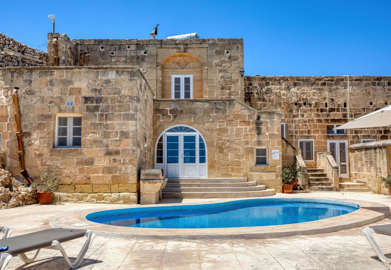 Villa a Ta' Kerċem - Gharilma V – Santa Lucija Holiday Home