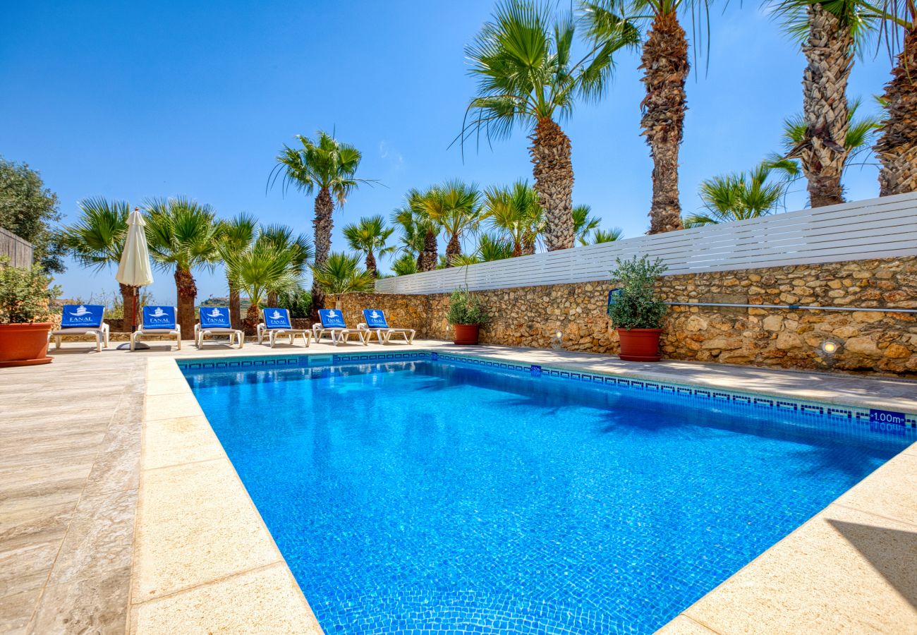 Villa in L-Għasri - Karmnu - Ghasri Holiday Home