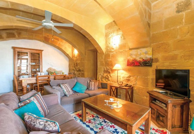 Villa in Ta' Kerċem - Gharilma V – Santa Lucija Holiday Home 