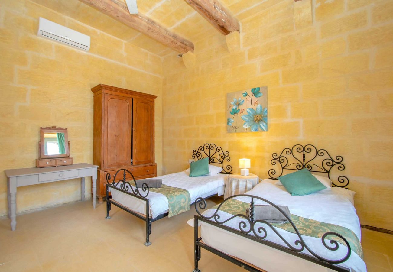 Villa in Ta' Kerċem - Gharilma IV – Santa Lucija Holiday Home	