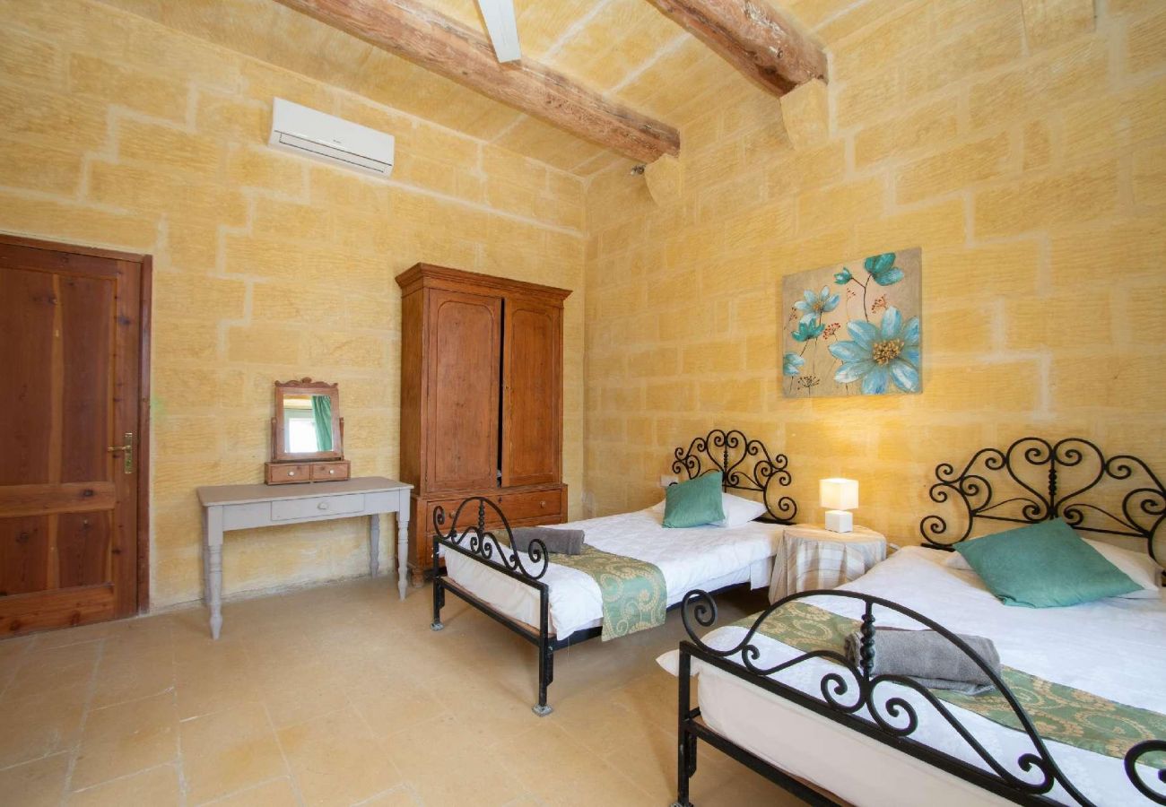 Villa in Ta' Kerċem - Gharilma IV – Santa Lucija Holiday Home	