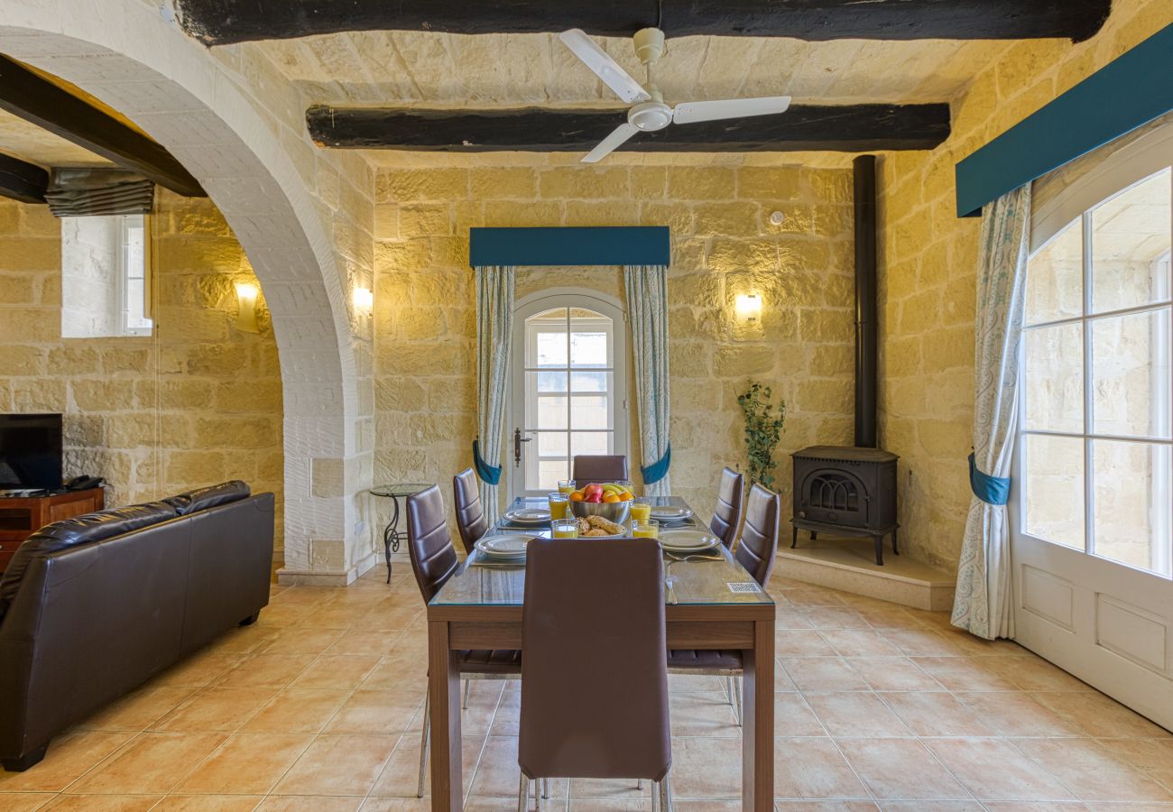 Villa in Victoria - Girardu - Victoria Holiday Home