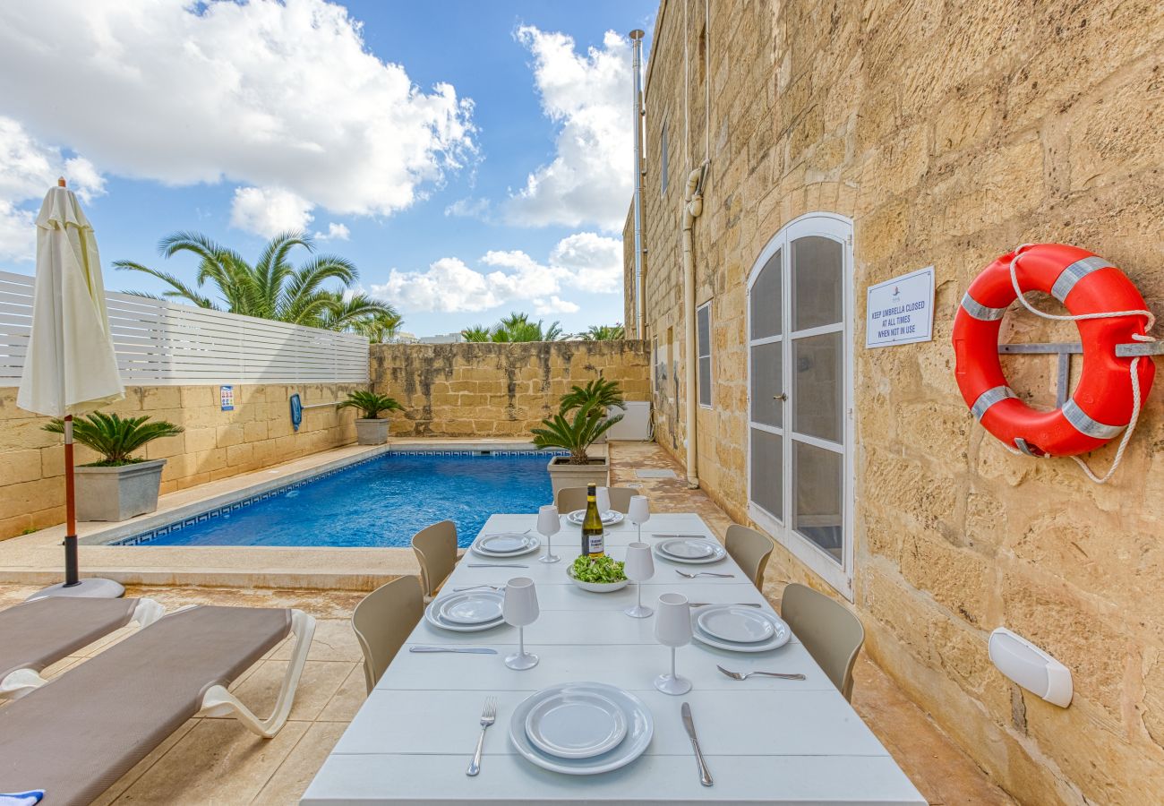 Villa in Victoria - Girardu - Victoria Holiday Home