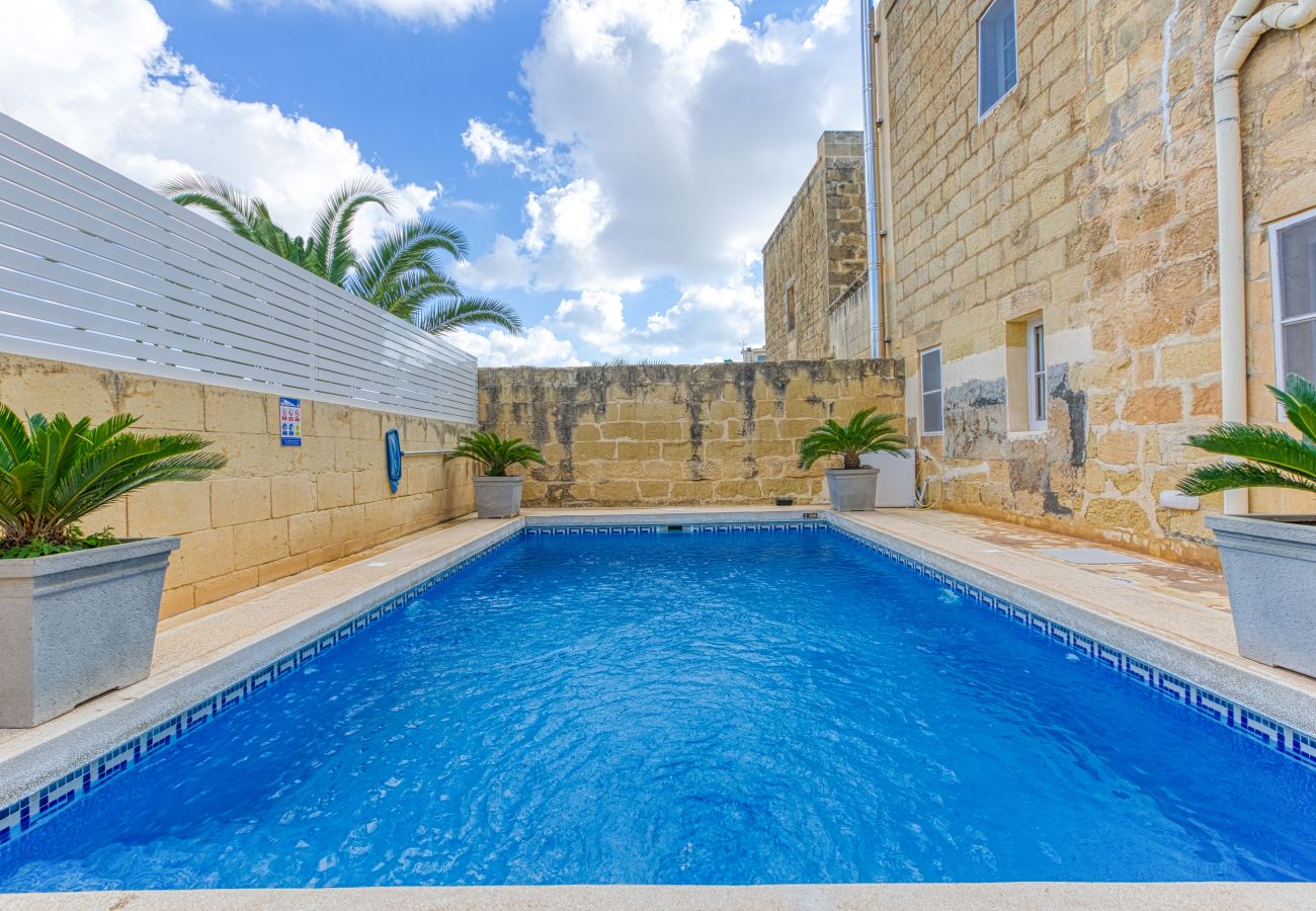 Villa in Victoria - Girardu - Victoria Holiday Home