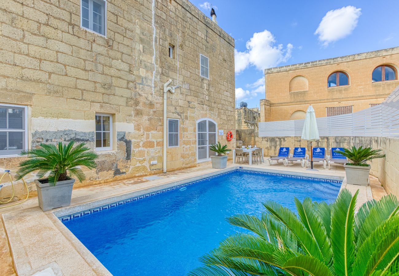 Villa in Victoria - Girardu - Victoria Holiday Home