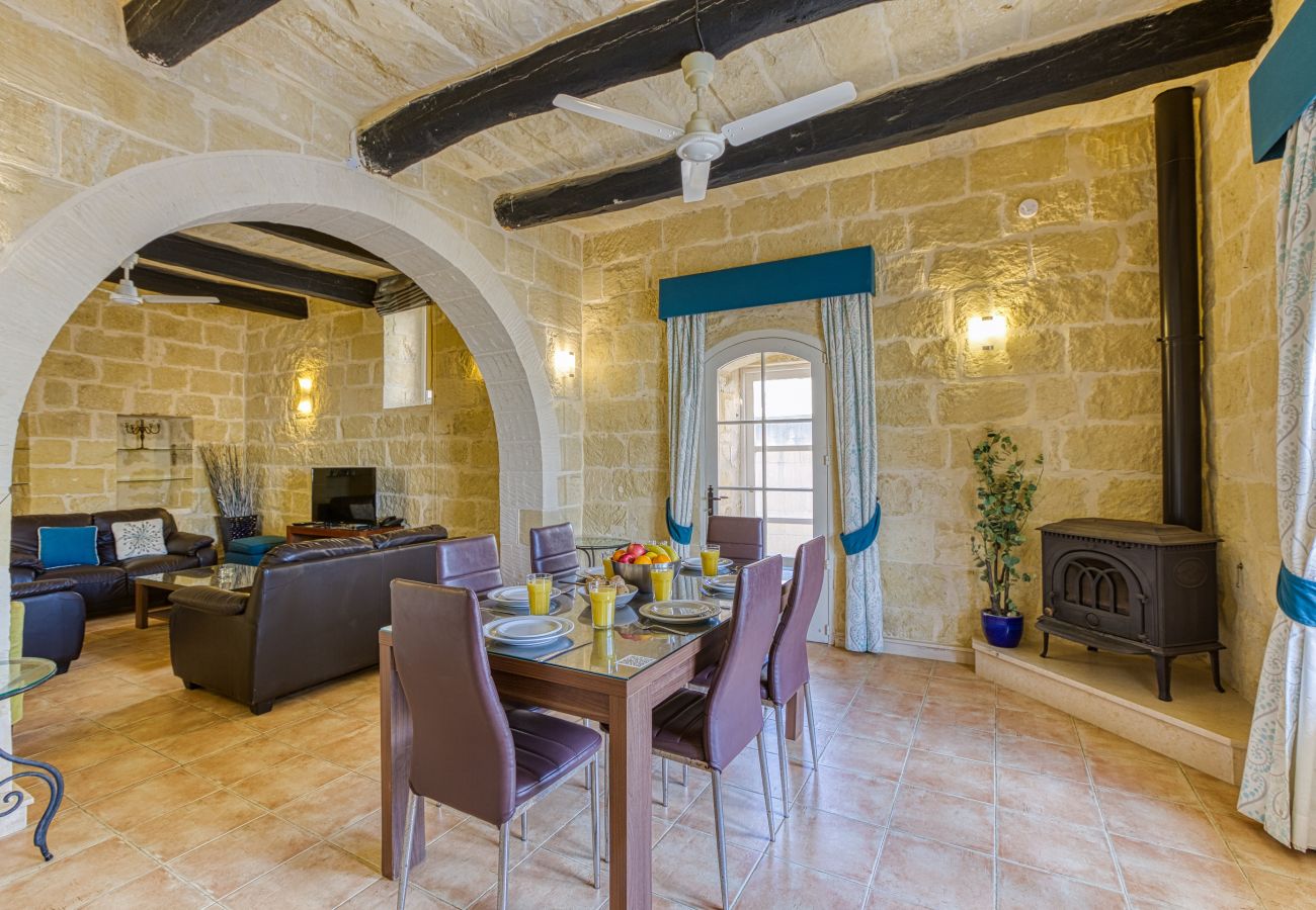 Villa in Victoria - Girardu - Victoria Holiday Home
