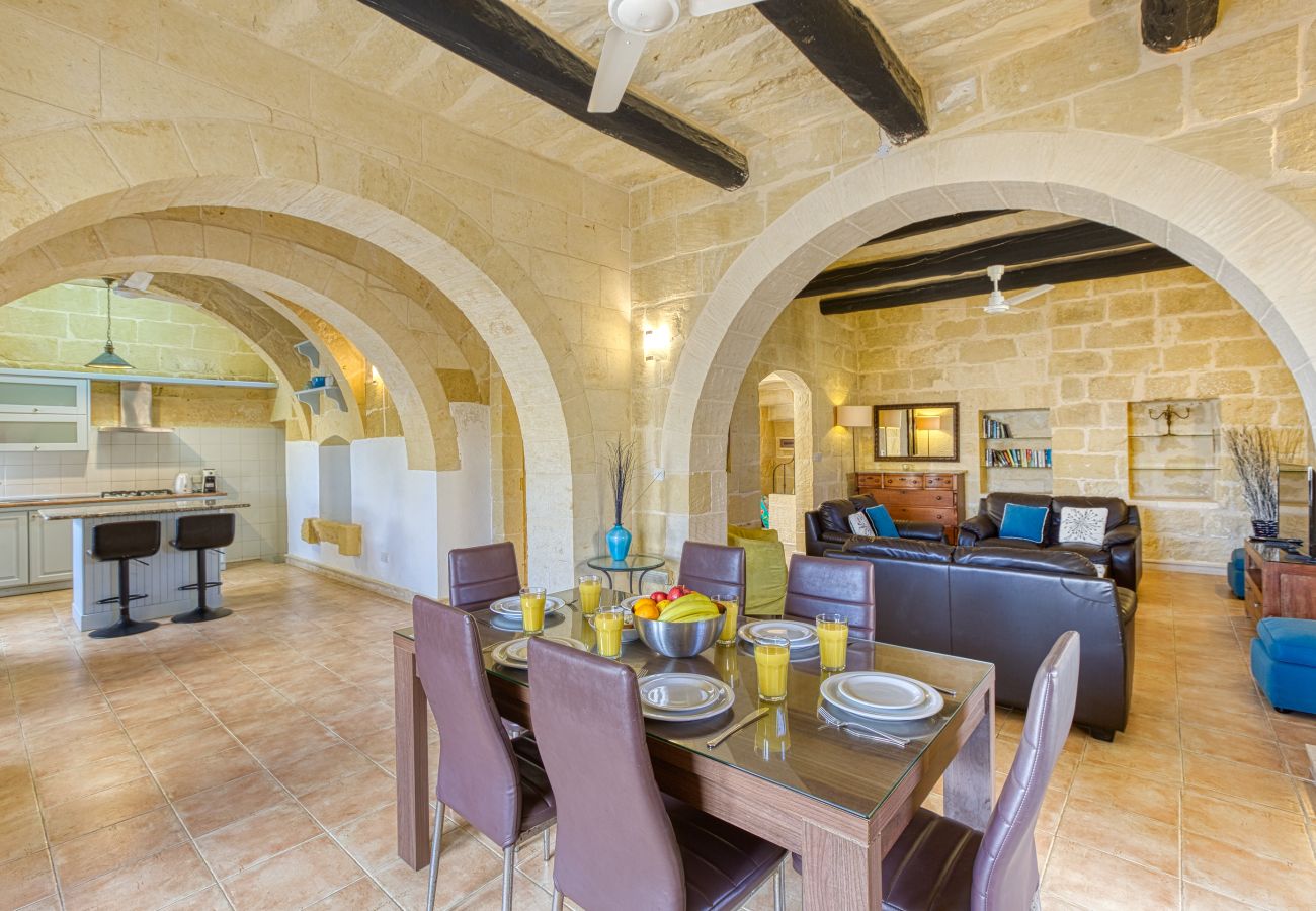 Villa in Victoria - Girardu - Victoria Holiday Home