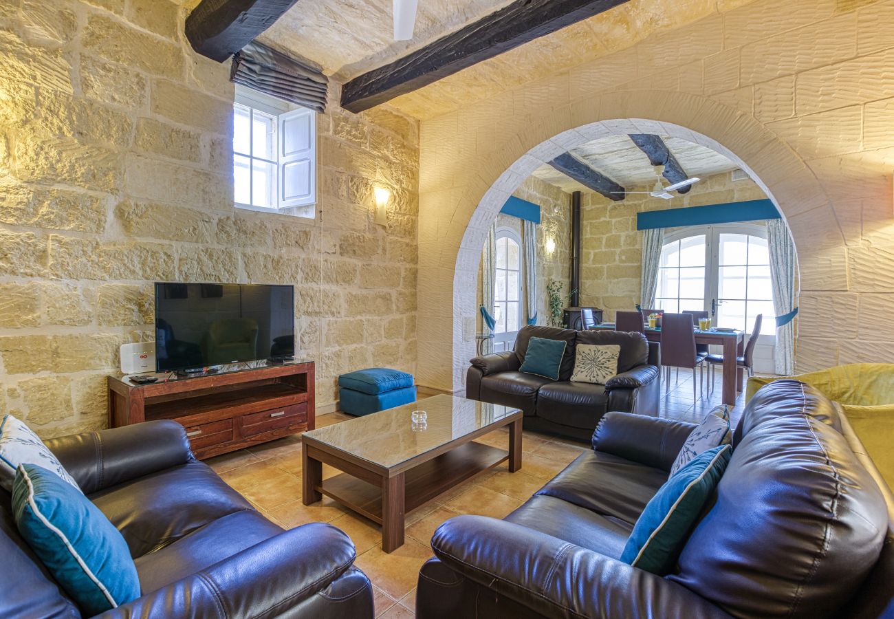 Villa in Victoria - Girardu - Victoria Holiday Home