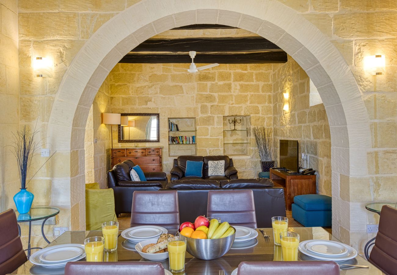 Villa in Victoria - Girardu - Victoria Holiday Home
