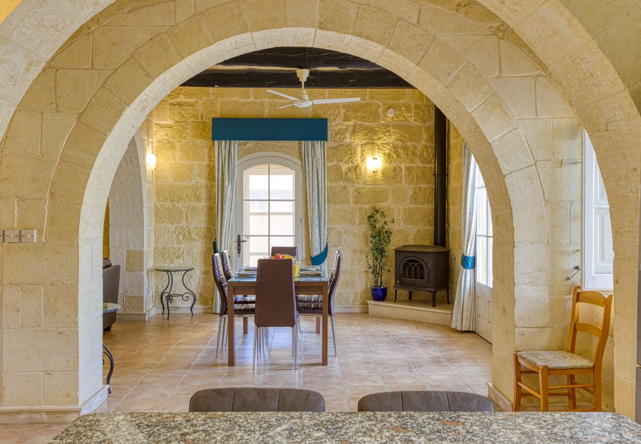 Villa in Victoria - Girardu - Victoria Holiday Home