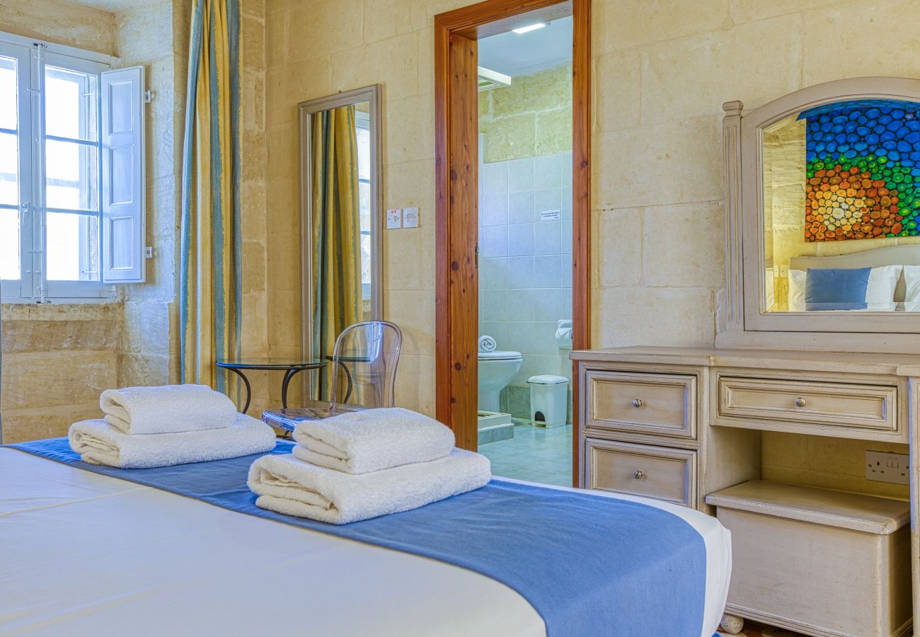 Villa in Victoria - Girardu - Victoria Holiday Home