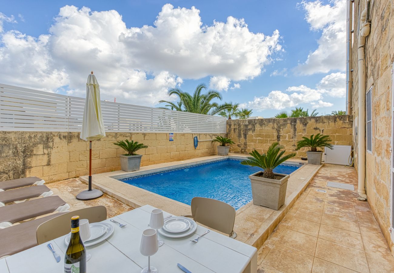 Villa in Victoria - Girardu - Victoria Holiday Home