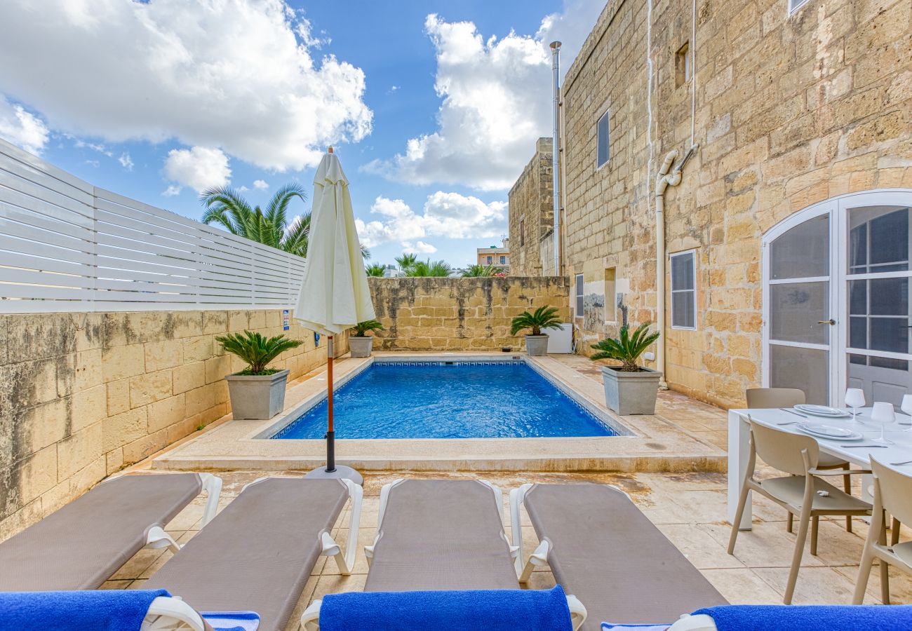 Villa in Victoria - Girardu - Victoria Holiday Home