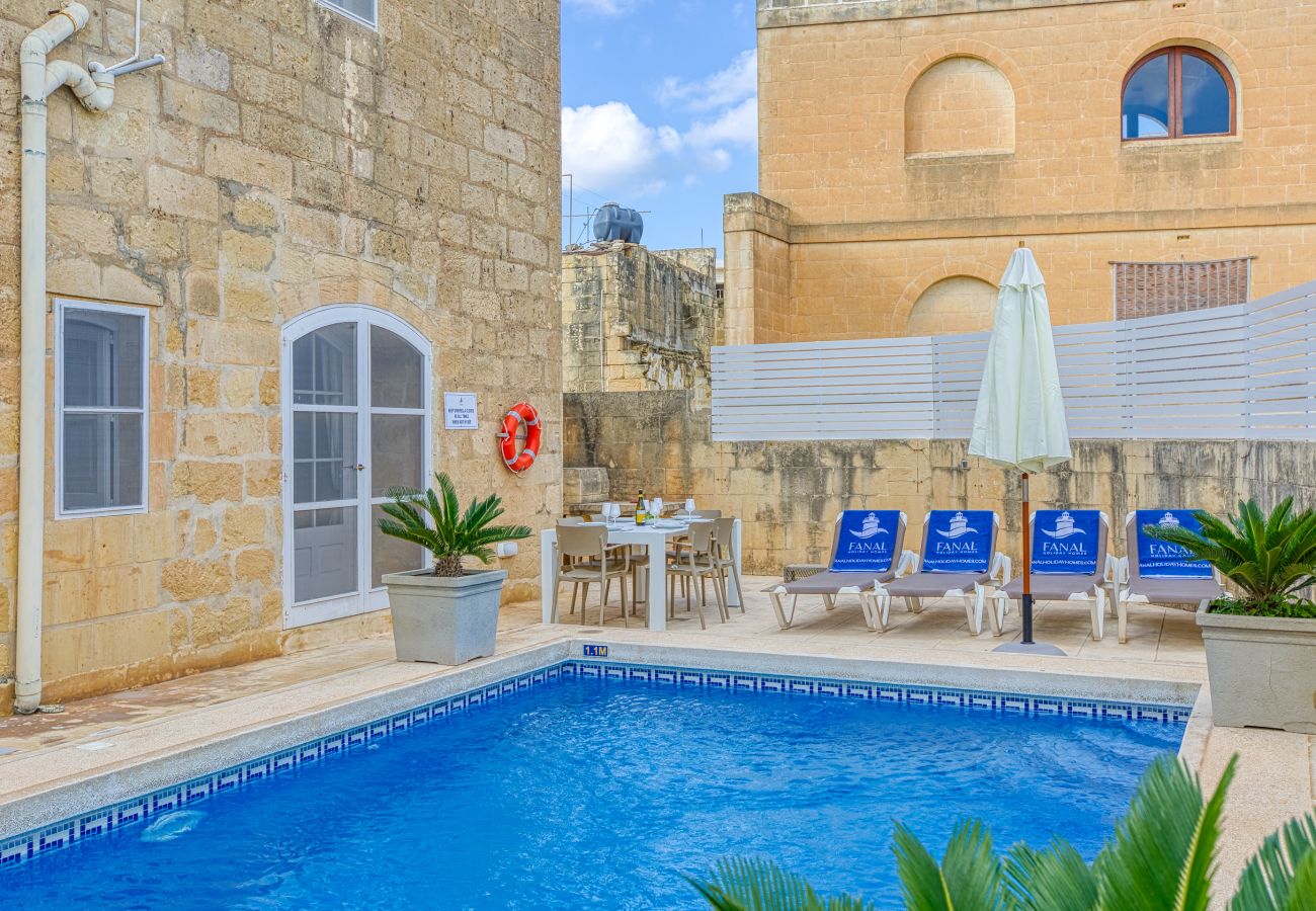 Villa in Victoria - Girardu - Victoria Holiday Home