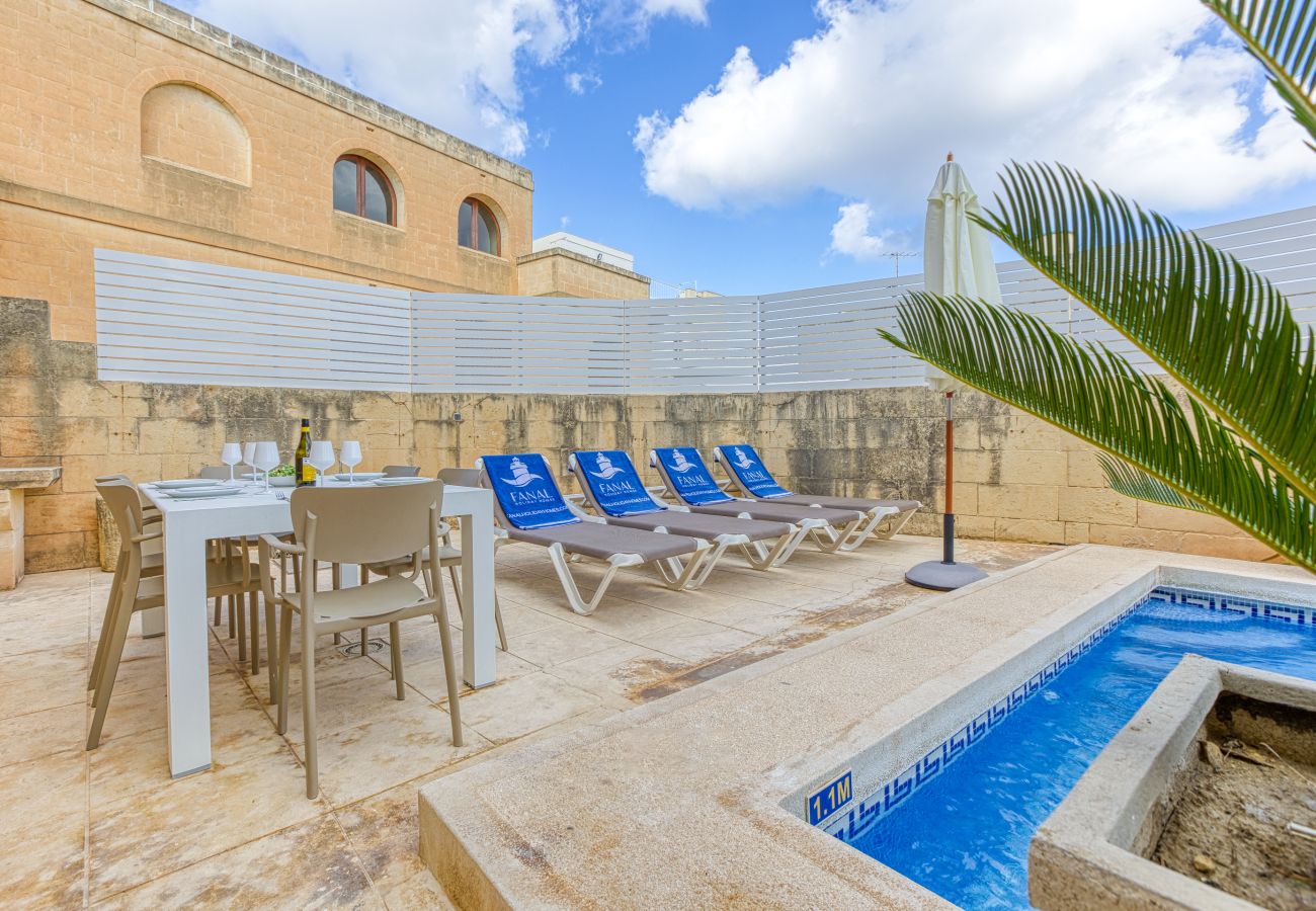 Villa in Victoria - Girardu - Victoria Holiday Home