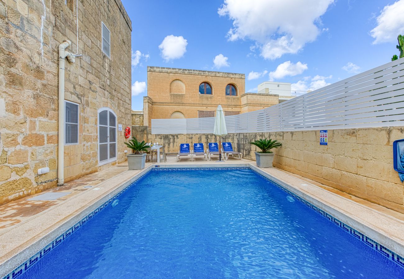Villa in Victoria - Girardu - Victoria Holiday Home