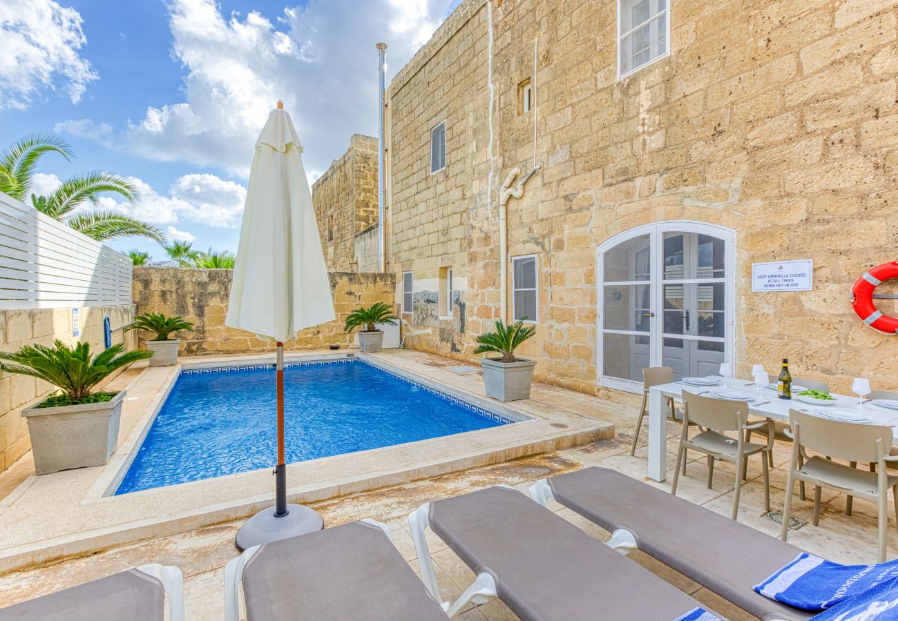 Villa in Victoria - Girardu - Victoria Holiday Home
