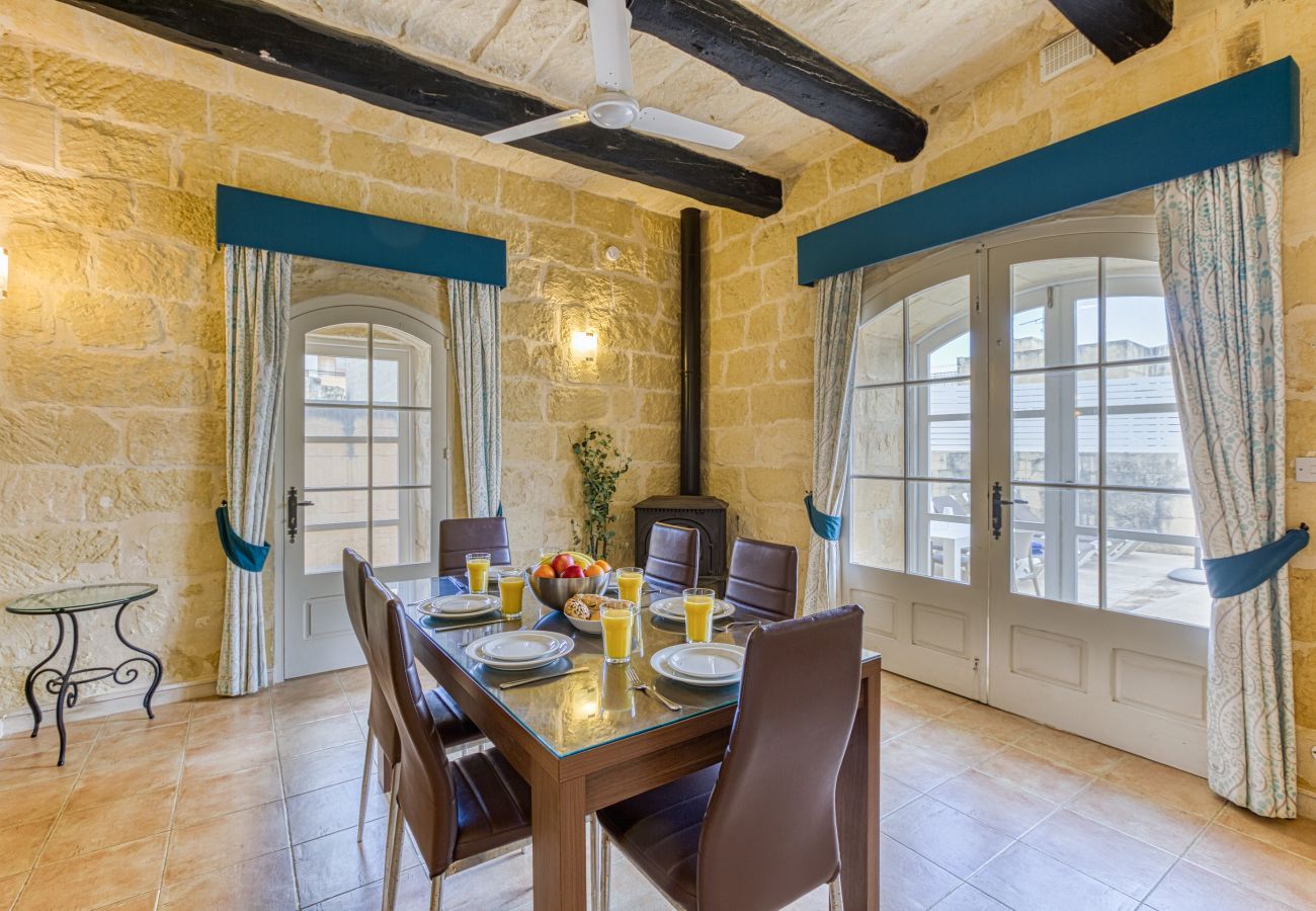 Villa in Victoria - Girardu - Victoria Holiday Home