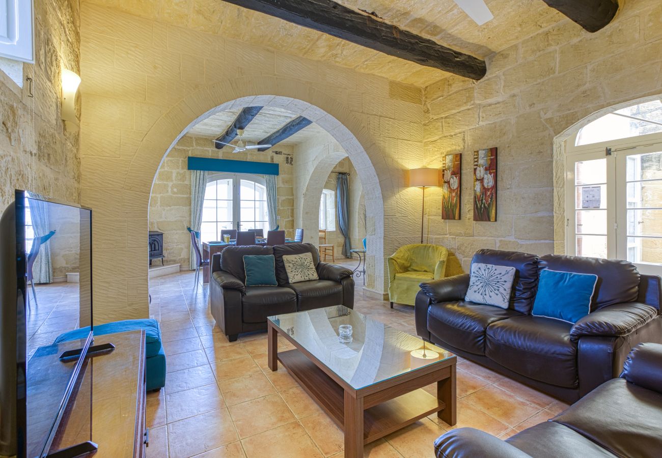 Villa in Victoria - Girardu - Victoria Holiday Home