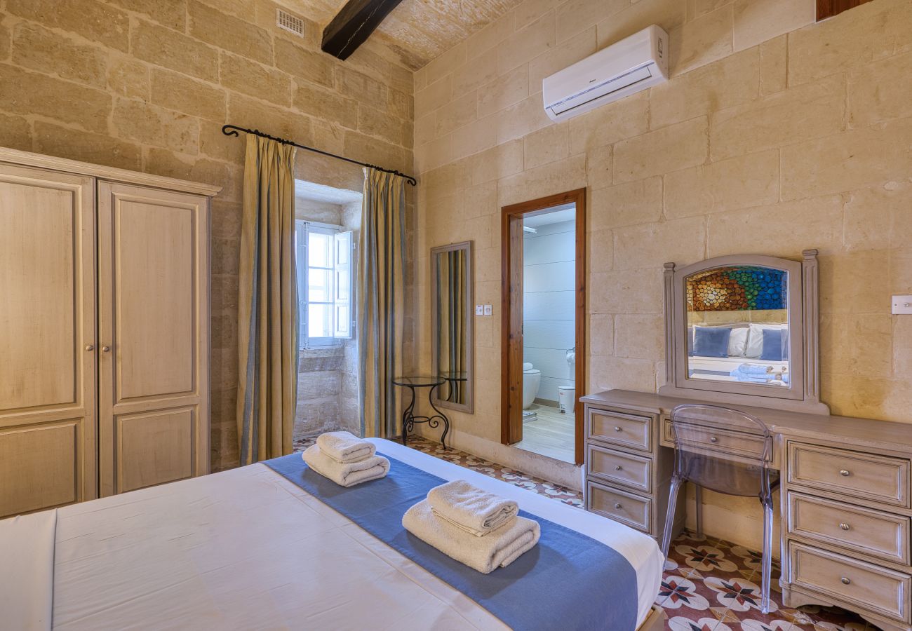 Villa in Victoria - Girardu - Victoria Holiday Home